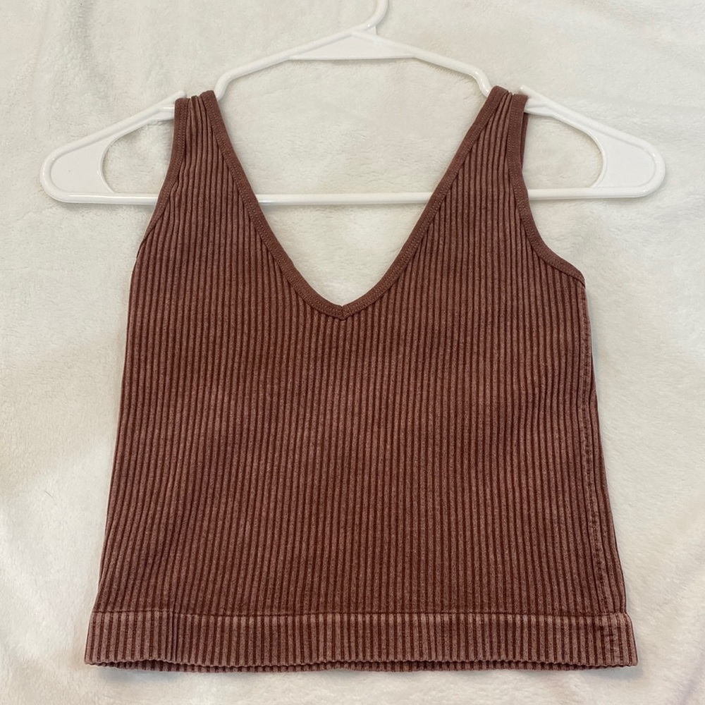 Brown casual tank top.
